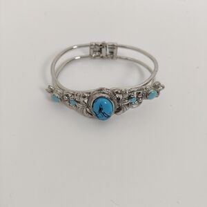 Vintage Silver-Tone Turquoise Bracelet – Intricate Design